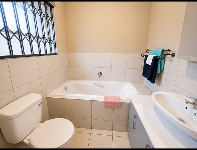 1 BEDROOM TOWNHOUSE FOR SALE IN STAALRUS
